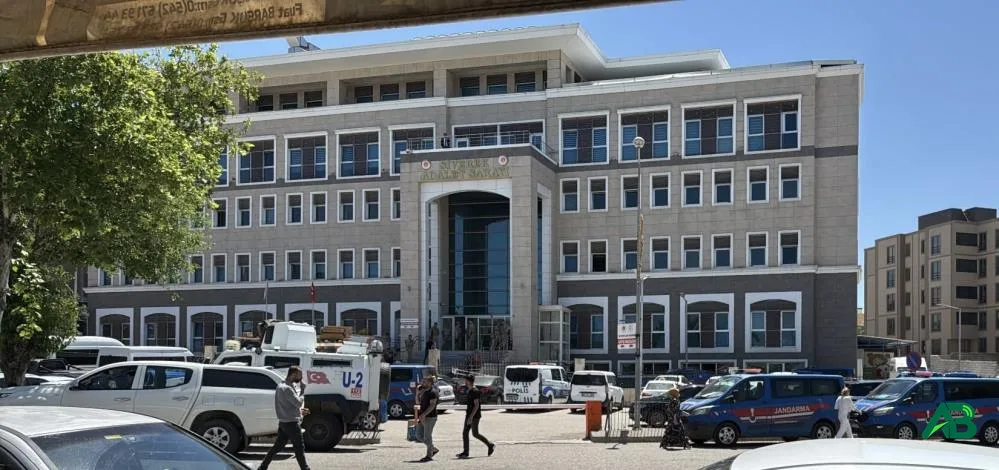 8 yaşındaki çocuğa ütüyle işkence iddiasında üvey anne ve 2 kişi tutuklandı