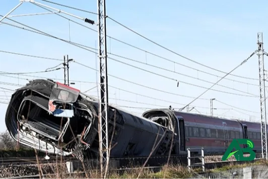 Fransa’da yolcu treni raydan çıktı: 20 yaralı