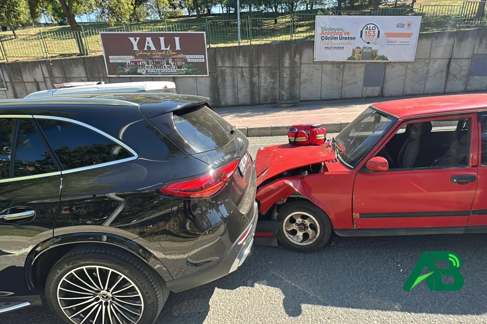 Samsun’da Tofaş, lüks SUV’a arkadan çarptı: 1 yaralı