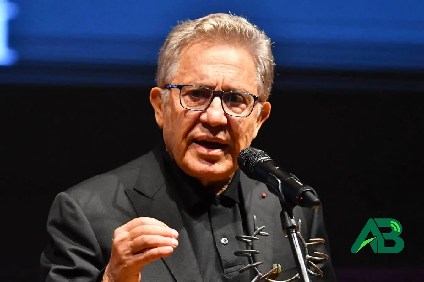 Zülfü Livaneli'den Yeni Parti'ye 'Yiğidim Aslanım' çağrısı