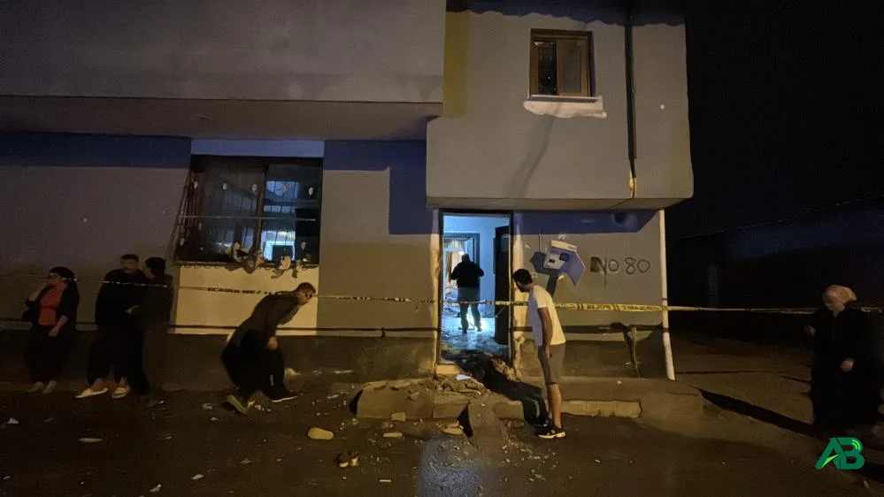 Adana'da 2'si çocuk 5 kişinin bulunduğu eve el yapımı patlayıcı attılar