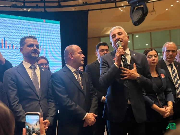 Yeni Parti Bursa’da Yeşiltaş kazandı: Hiç kimseyi geride bırakmayacağız