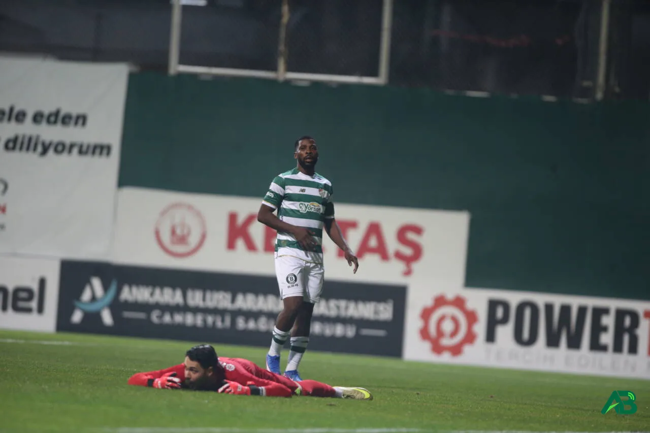 Bursaspor'dan Iheanacho açıklaması! Maçı tamamlayamamıştı