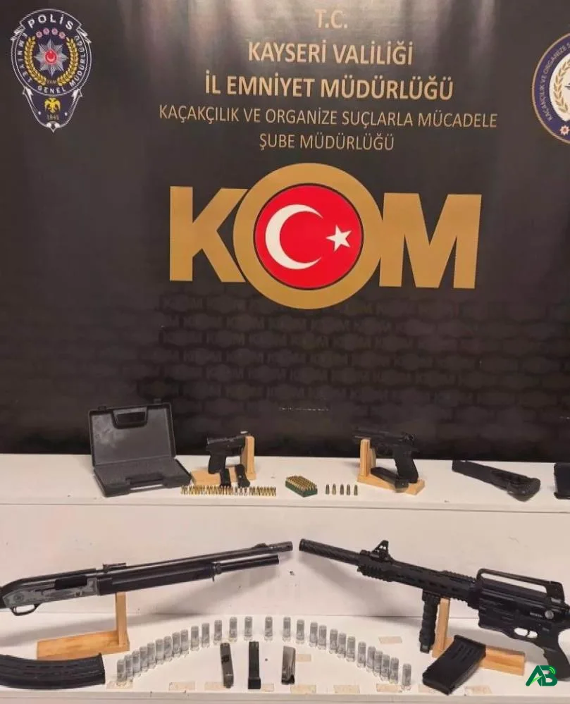 Silah taciri polisten kaçamadı