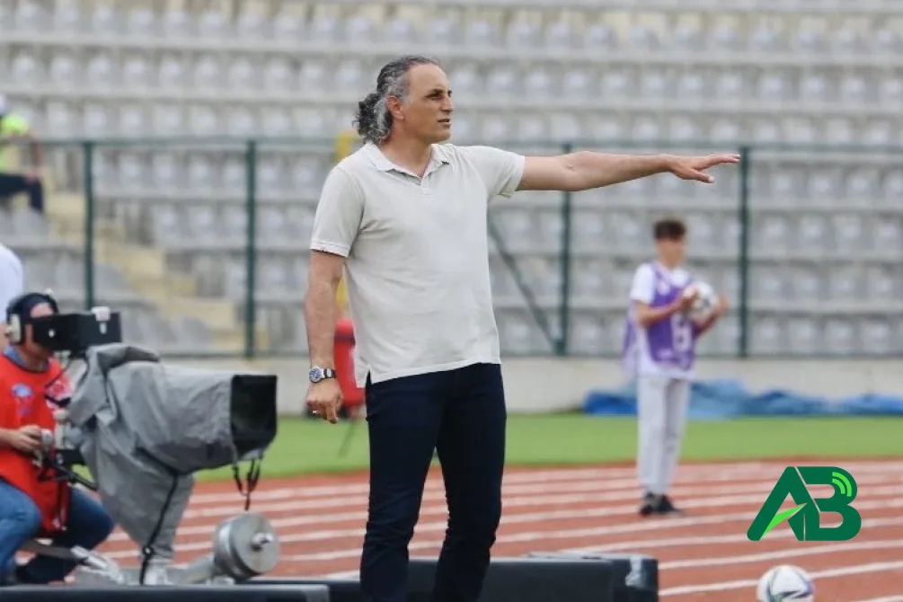 Bursaspor’un rakibinde hareketli saatler!