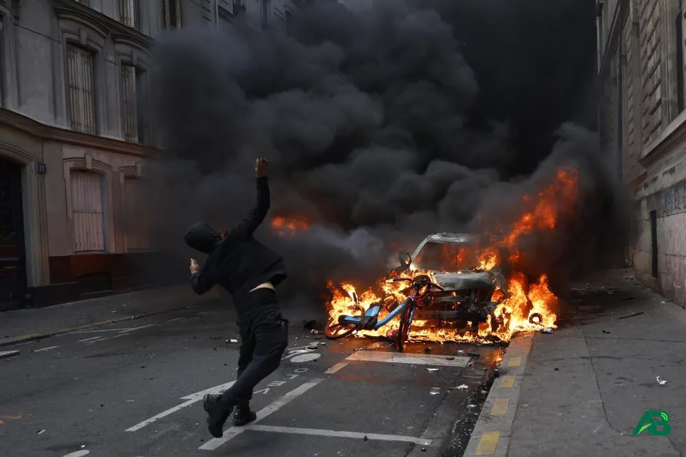 Paris'teki protestolarda 13’ü çocuk 195 kişi gözaltına alındı